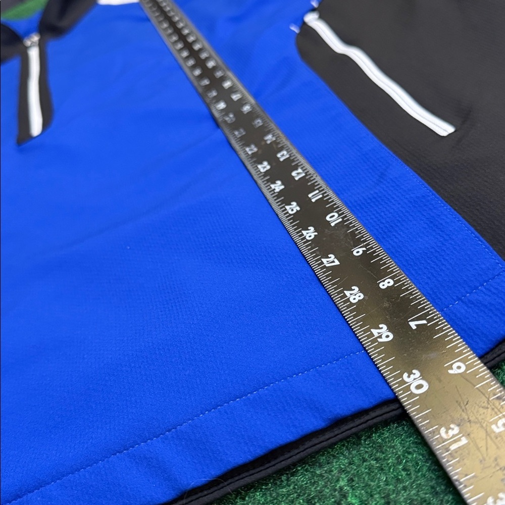 FootJoy: Short Sleeved Wind/ Weather Resistant Q-Zip (Blk,White,Blue / Medium) - Picture 4 of 6